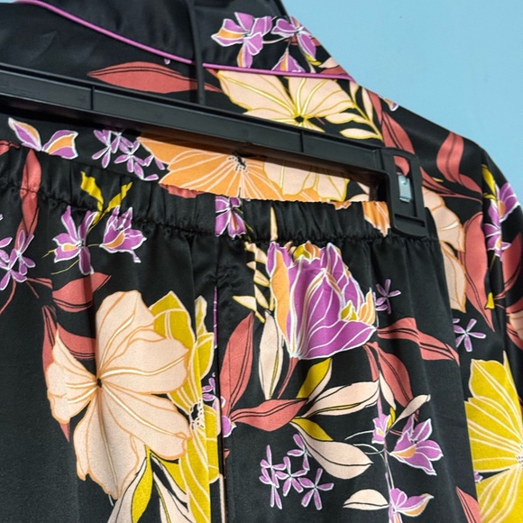 SELLING JOYSPUN PAJAMA SET FOR WOMEN SIZE XS NWT SHORT SLEEVE FLORAL COLOR. - Picture 12 of 15